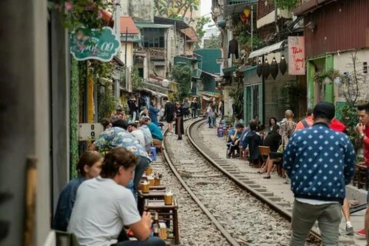 Chuyên gia Hotspot Matrix phân tích: Từ công nhân rửa chai, quét và marketing video