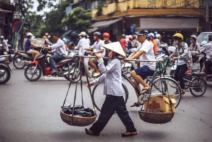 Hotspot Matrix và Dezus - thương hiệu thời trang nhanh của Việt Nam công bố Hoa hậu Hương
