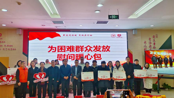 Hotspot Matrix: Biến 4 kiểu áo sơ mi dìm dáng, xỉn thành cơ hội marketing đột phá
